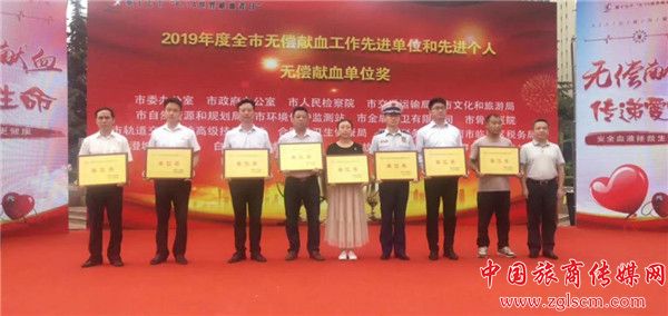adc9c48ad2e9b3881de7ce28e3cc4d77.jpg