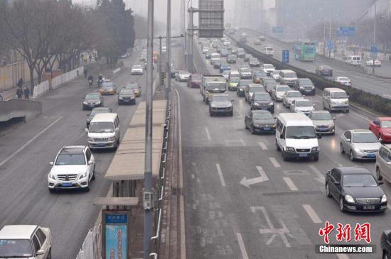 多部门:鼓励汽车限购地区适当增加汽车号牌限额