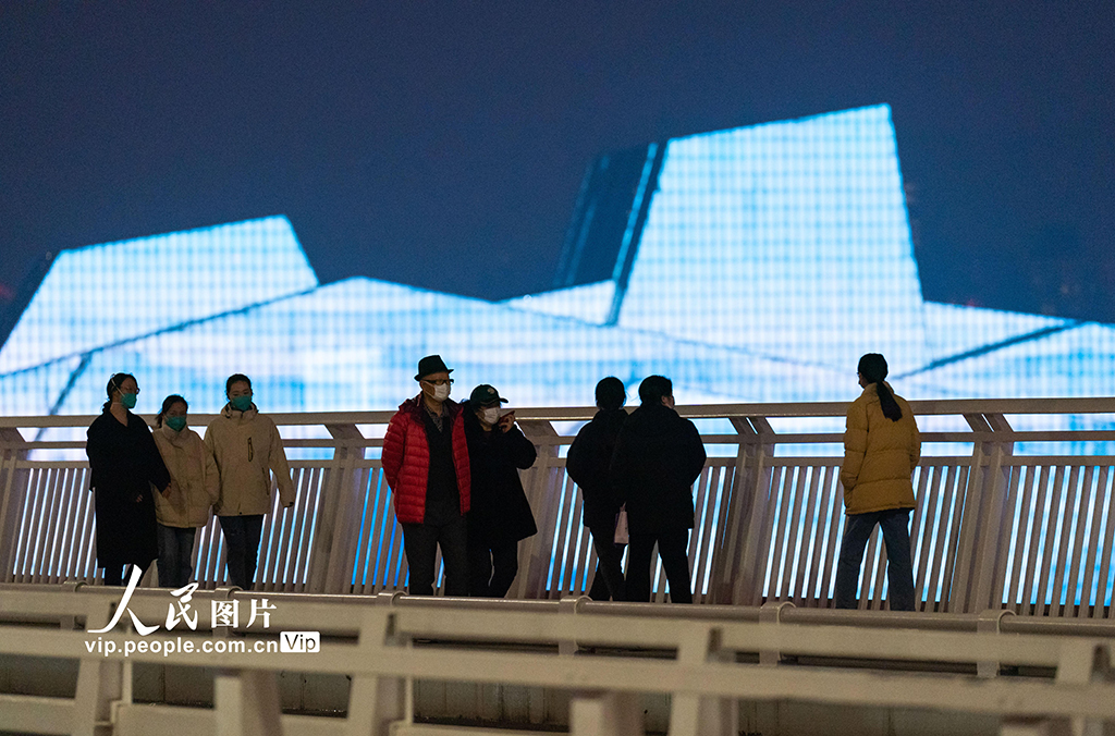 重庆：旅游景区陆续开放 夜经济逐渐回归【3】